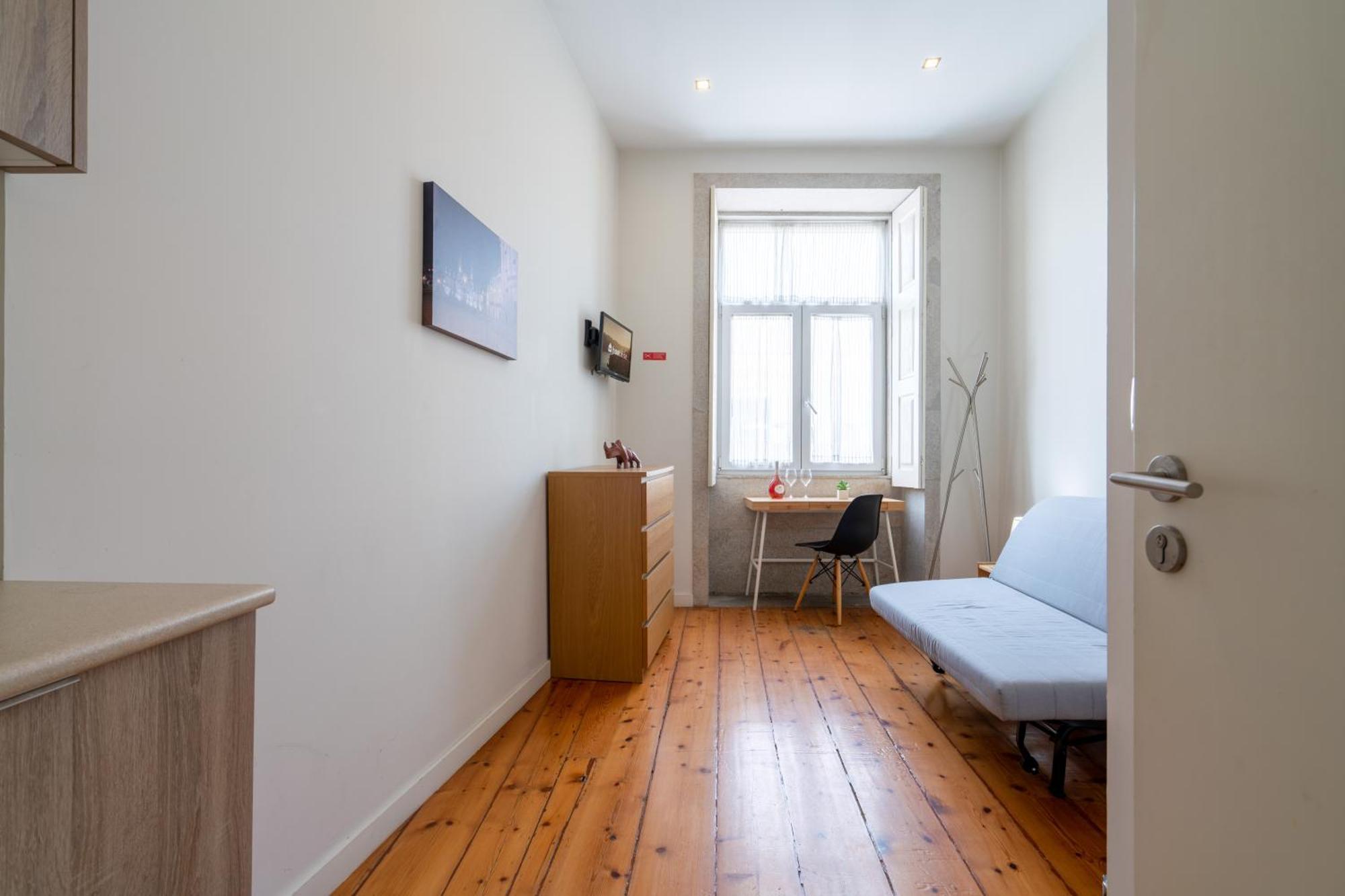 Host Wise - Sweet Bright Flats - City Center Porto Room photo