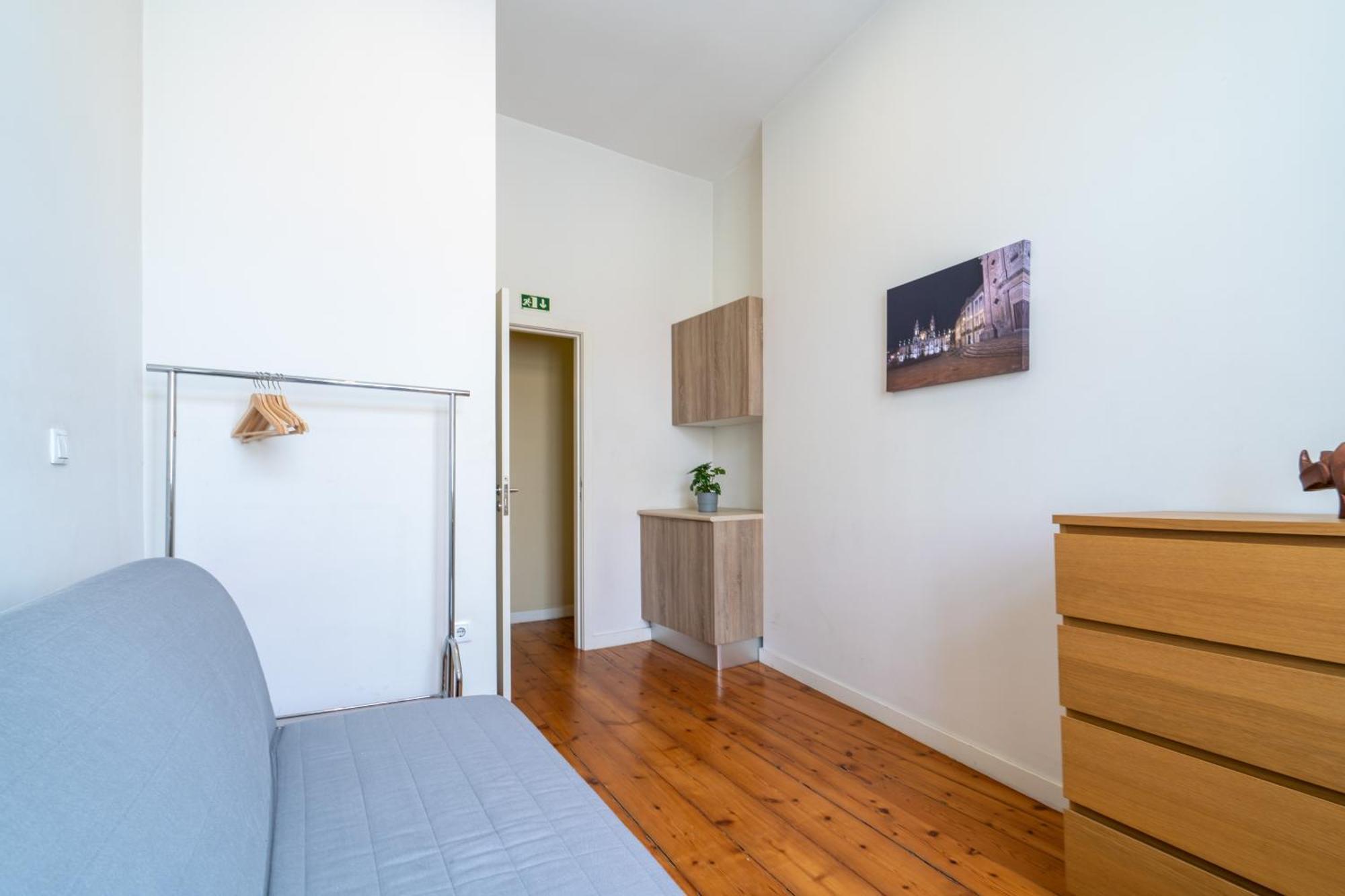 Host Wise - Sweet Bright Flats - City Center Porto Room photo